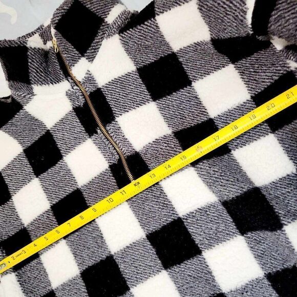 GAP XL Pull over tall wool sweater.Color Black and White - Picture 2 of 10